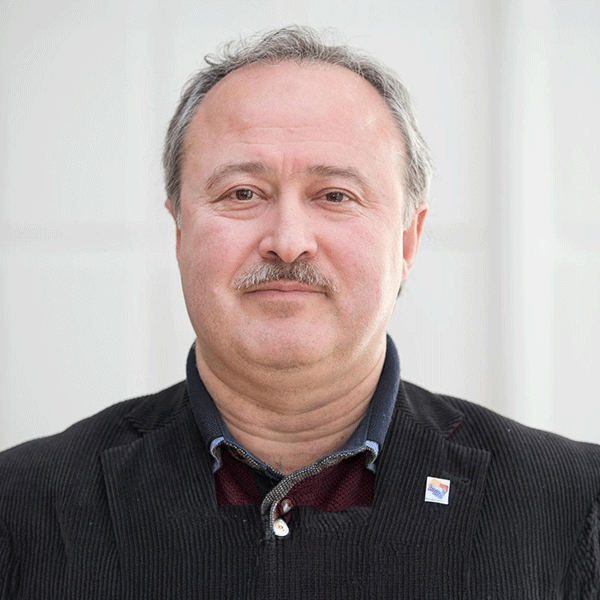 Avni Altıner